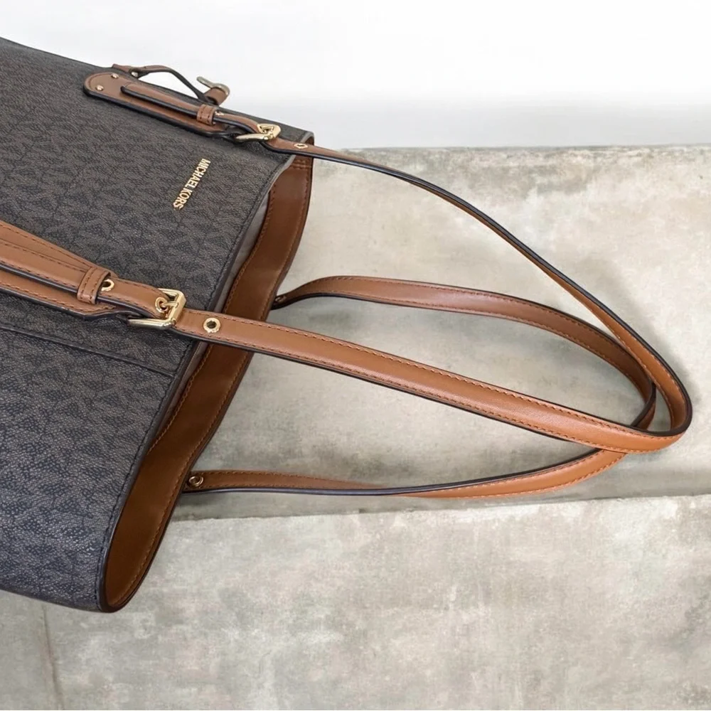 Michael Kors Voyager East West Tote Bag! EUC!! - Picture 8 of 15